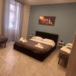 לינה וארוחת בוקר Oceania 43 *