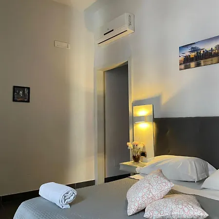 Oceania 43 Bed & Breakfast Napoli